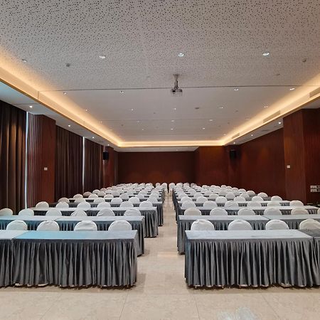 Phoenix Hill Hotel Dongguan - Golf Course Shop Luaran gambar