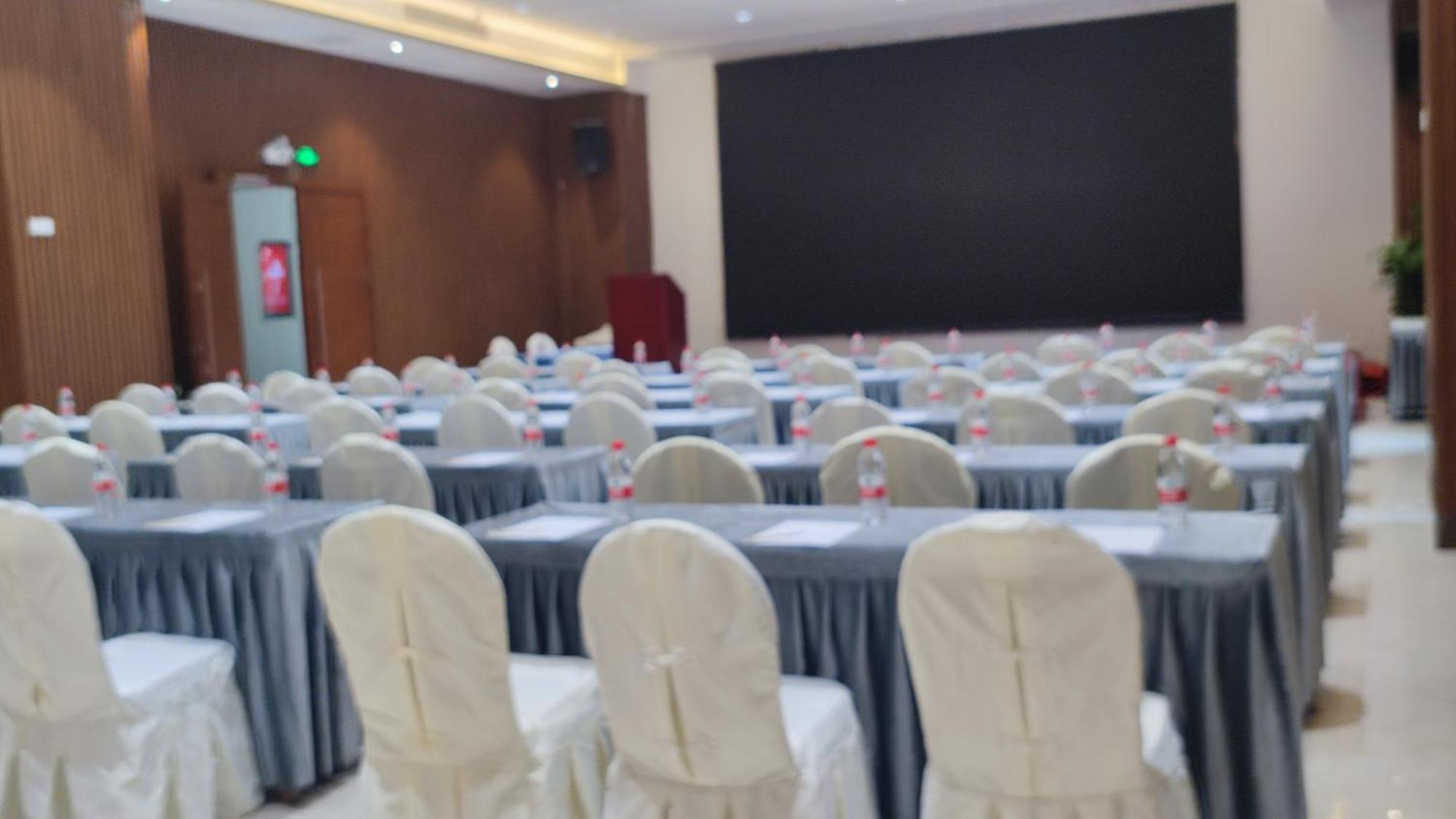 Phoenix Hill Hotel Dongguan - Golf Course Shop Luaran gambar