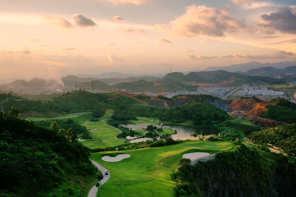 Phoenix Hill Hotel Dongguan - Golf Course Shop Luaran gambar